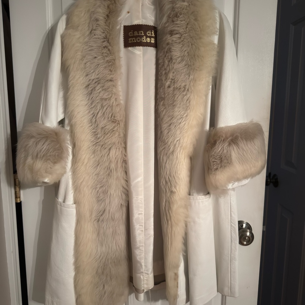 Vintage 1970s Dan Di Modes white leather coat with fox fur trim